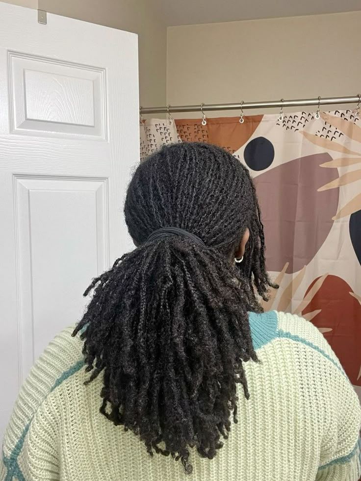 girl on locs