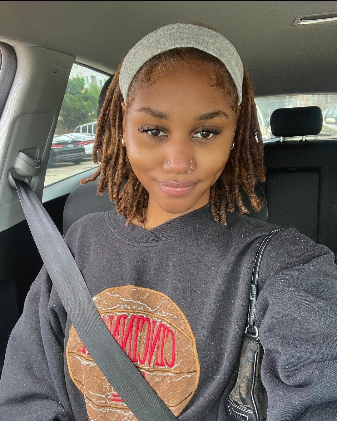 girl on locs