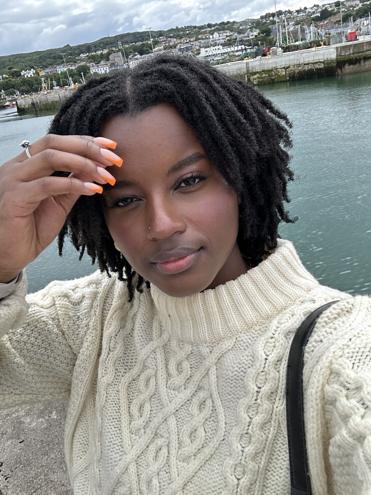 girl on locs