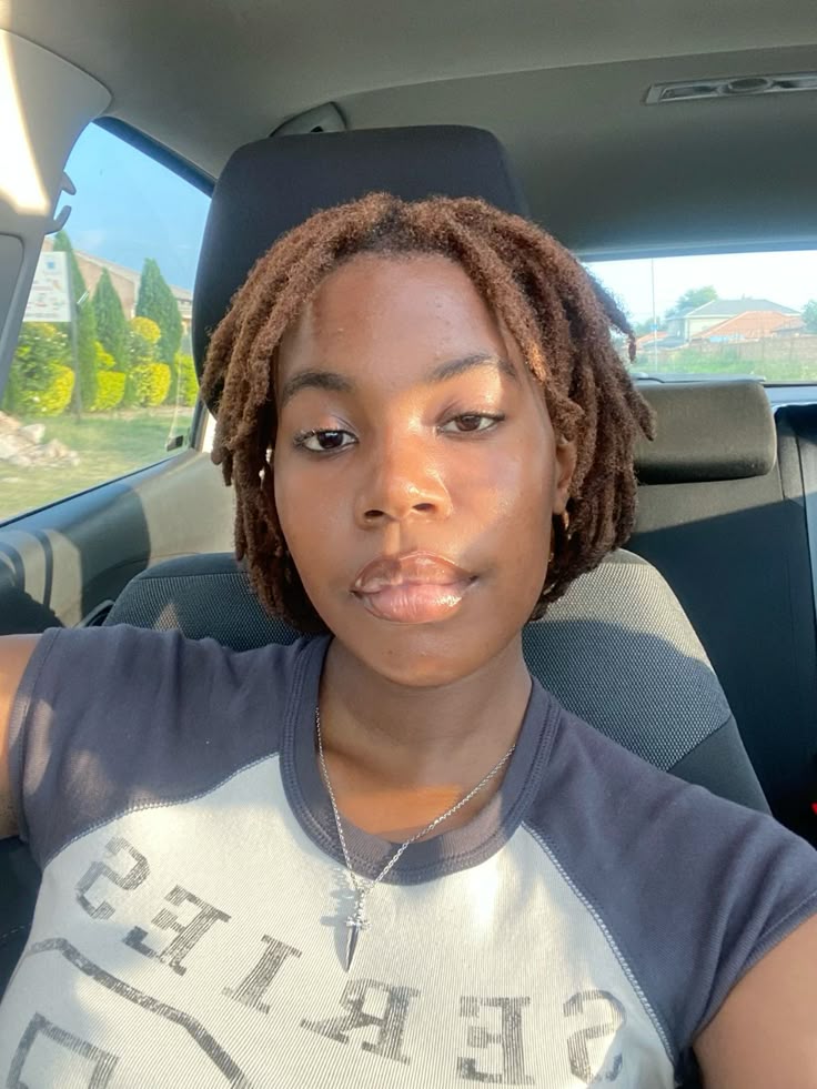 girl on locs