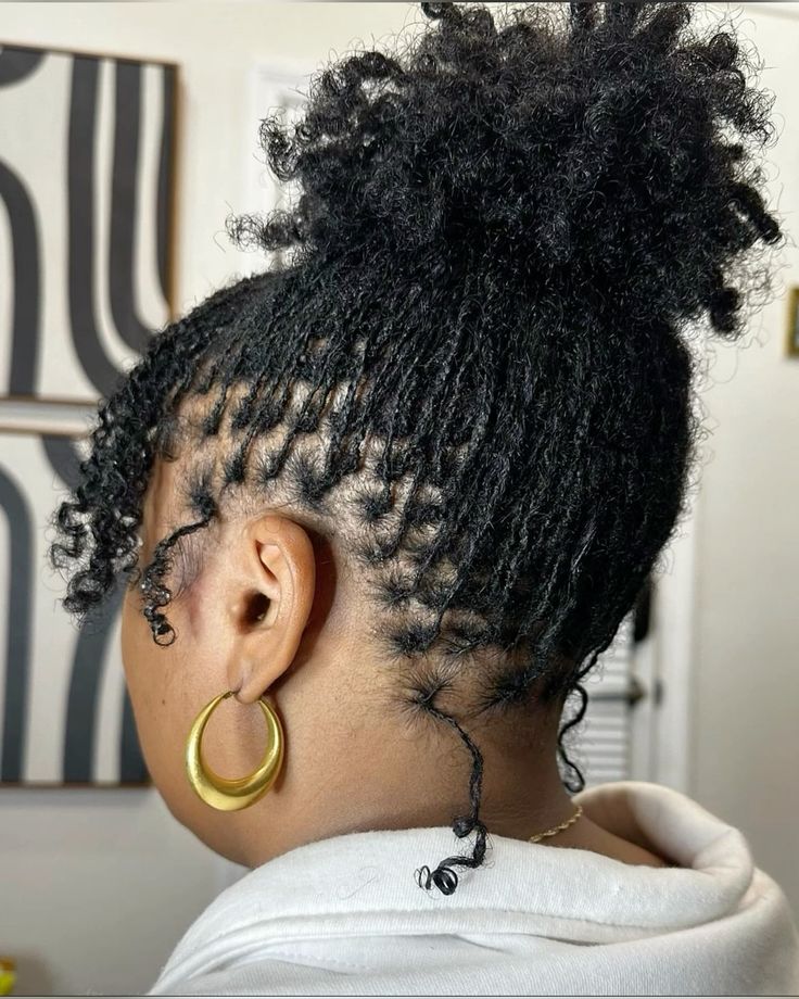 girl on locs