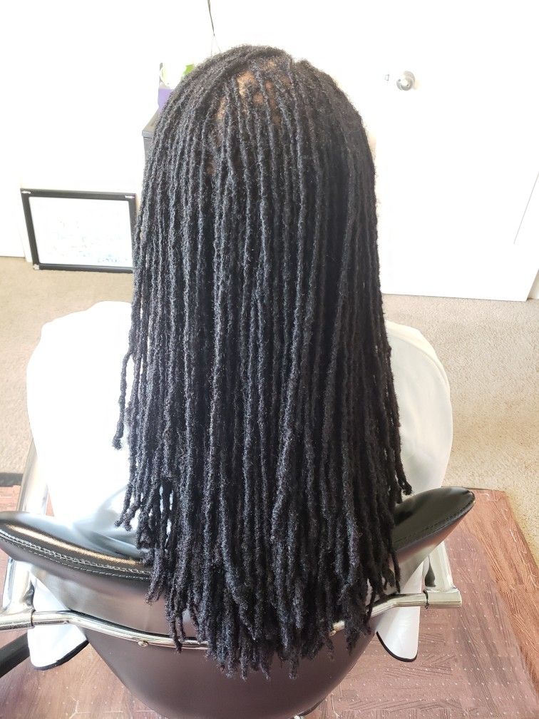 girl on locs