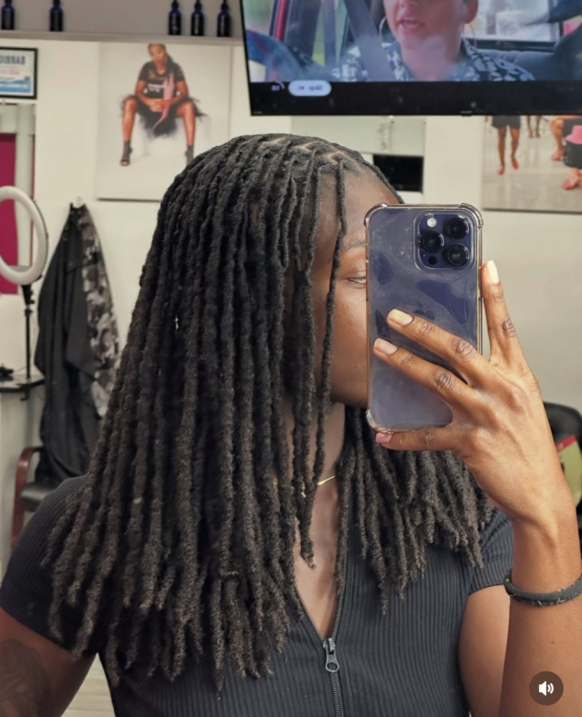 girl on locs