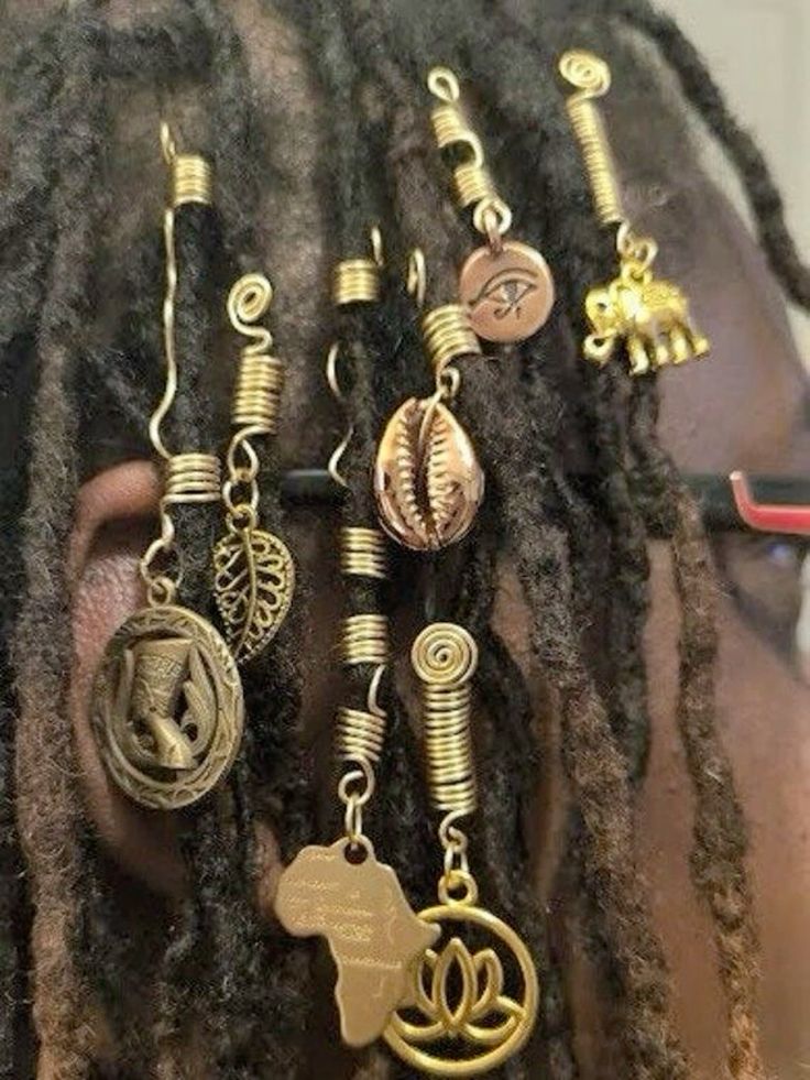 girl on locs