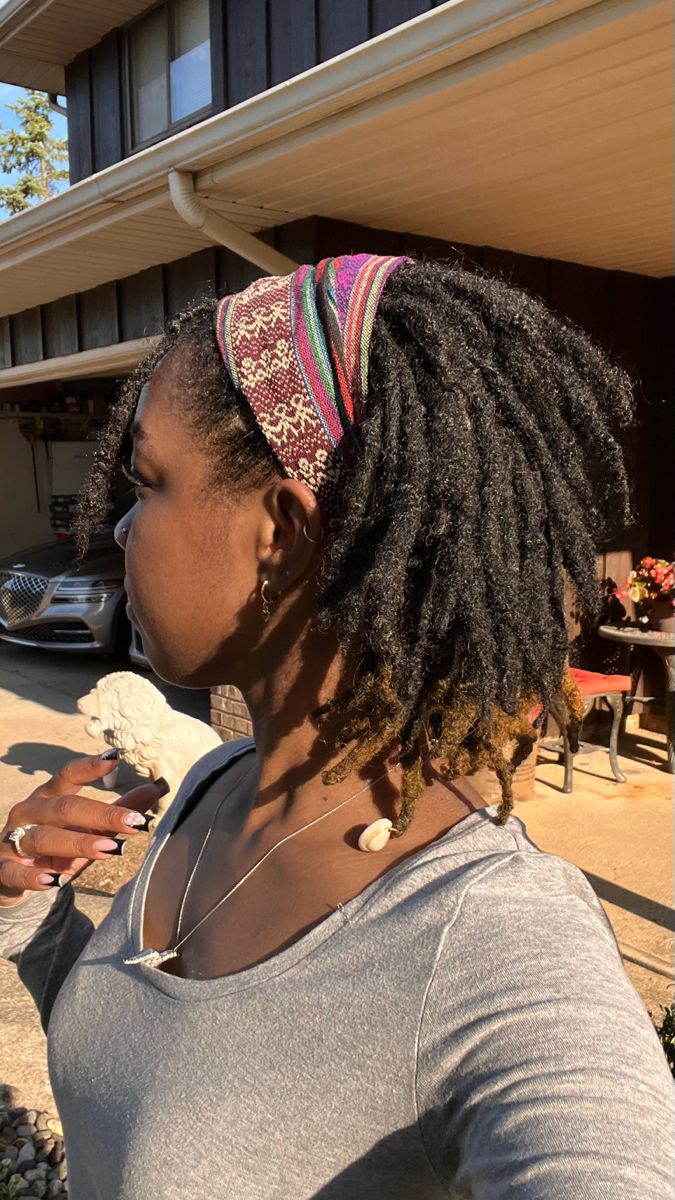 girl on locs