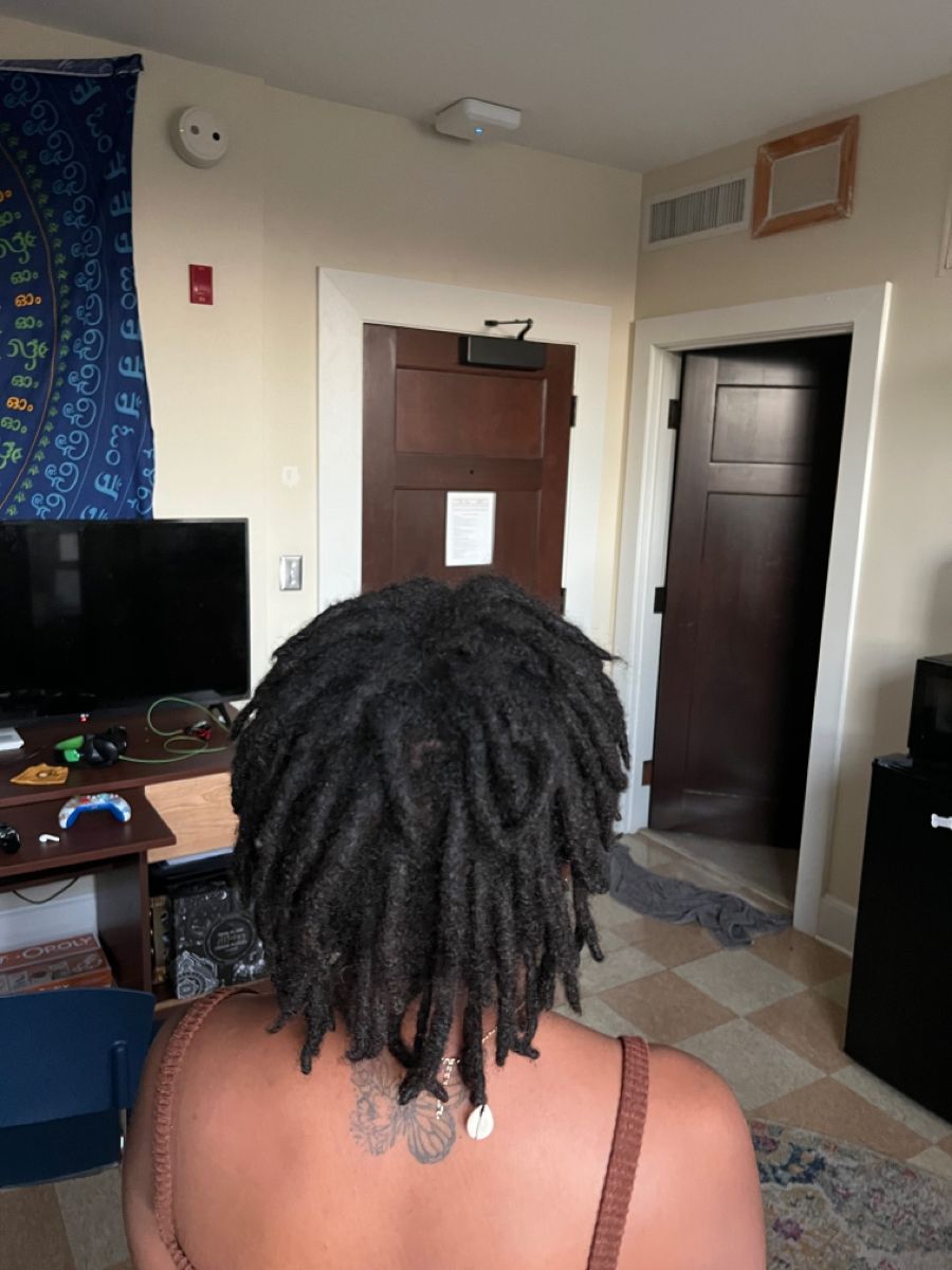 girl on locs