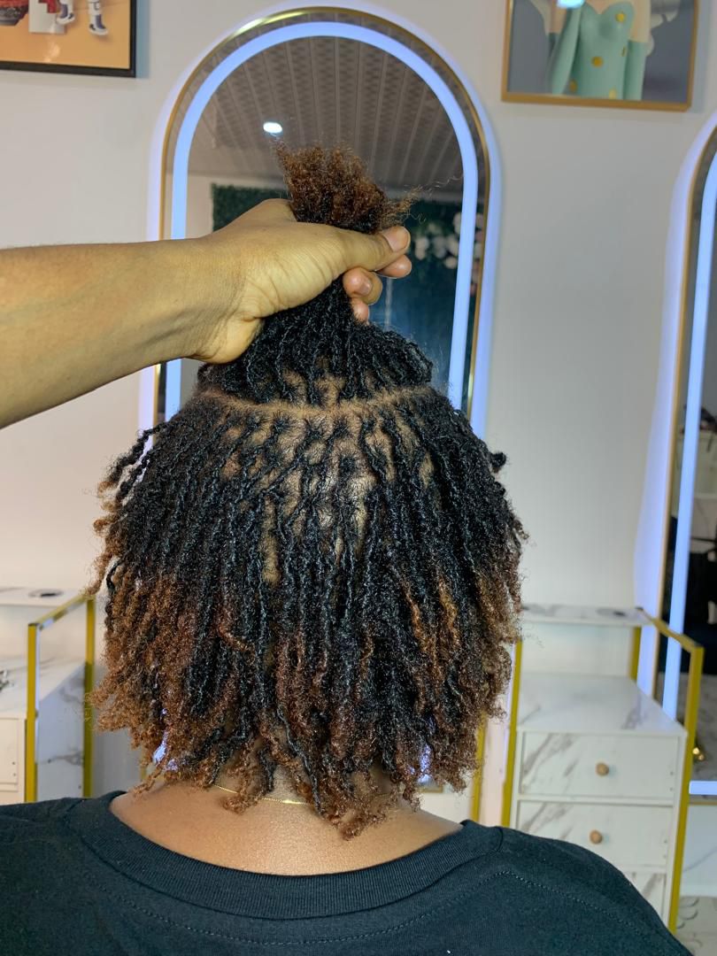 girl on locs