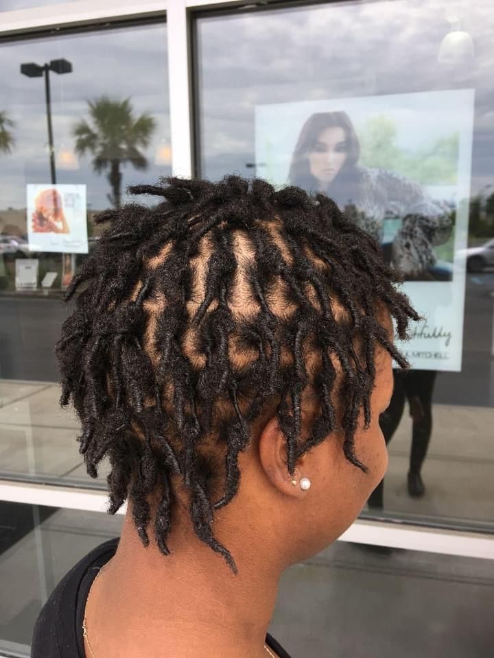 girl on locs
