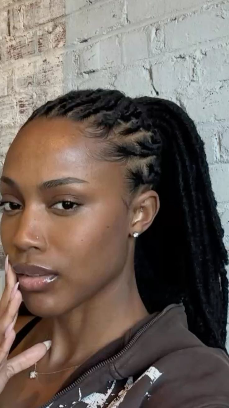 girl on locs