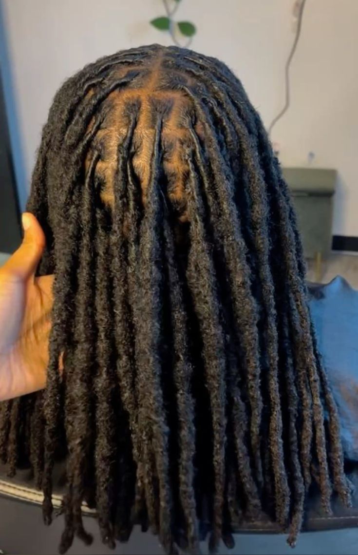 girl on locs