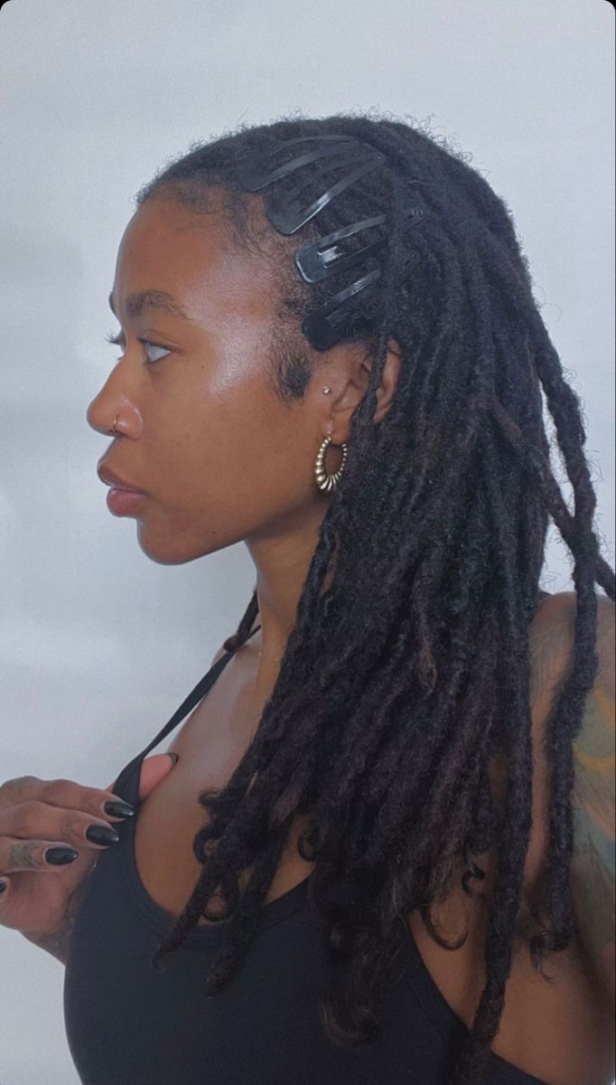 girl on locs