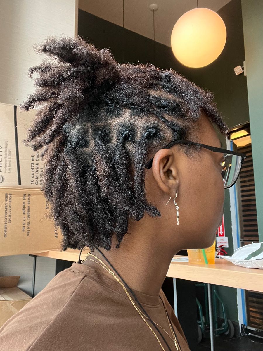 girl on locs
