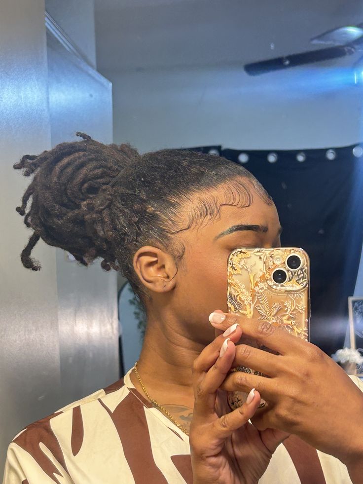 girl on locs