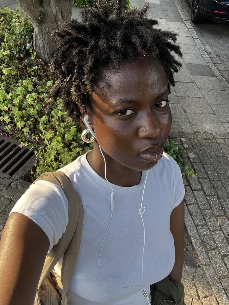 girl on locs
