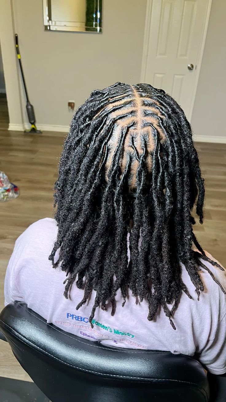 girl on locs