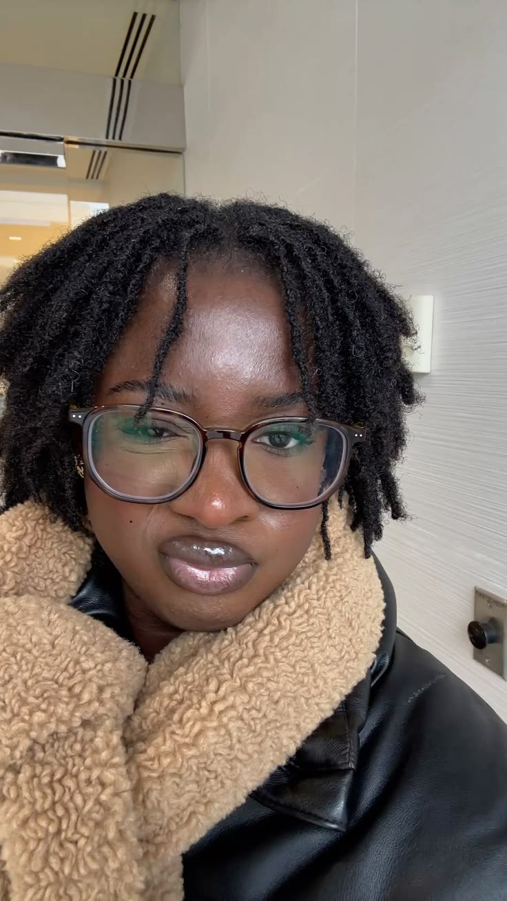 girl on locs
