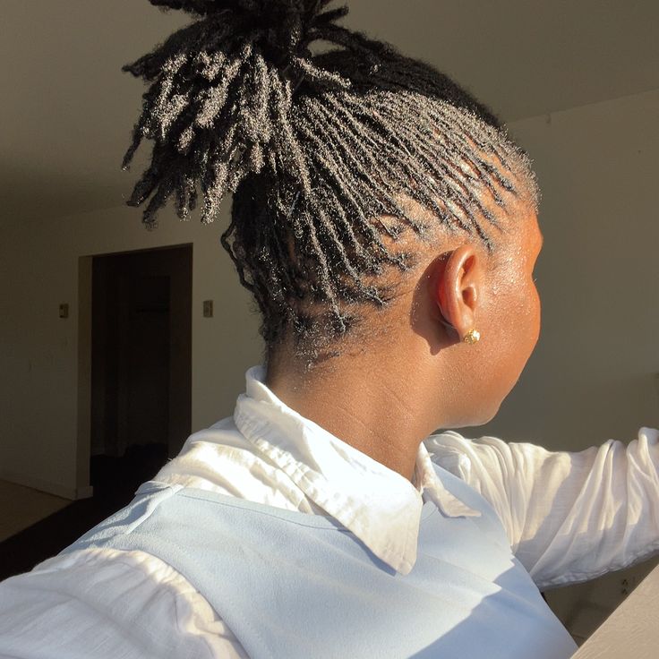 girl on locs